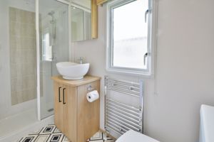 Ensuite- click for photo gallery